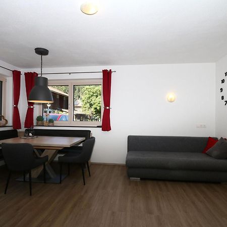 Quiet Holiday Flat Near The Mayrhofen Ski Area Швендау Экстерьер фото