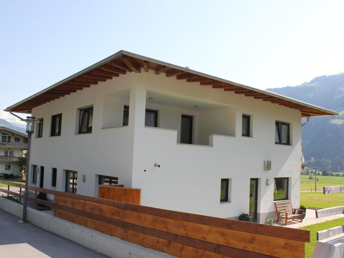 Quiet Holiday Flat Near The Mayrhofen Ski Area Швендау Экстерьер фото
